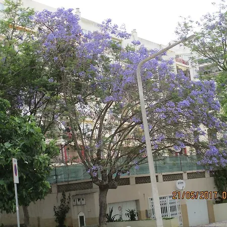 Edificio Canoa Apartment